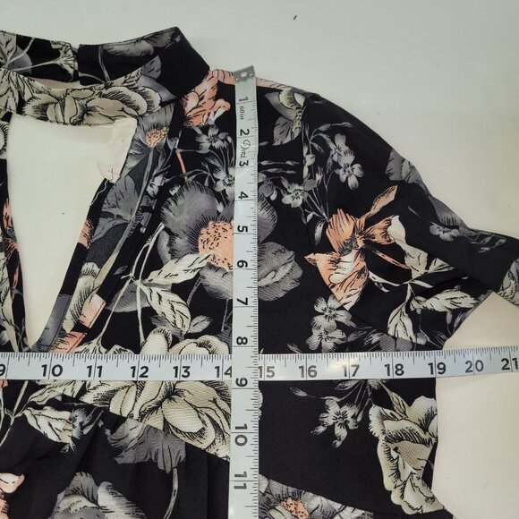 Peach Love Top Womens M Black Floral Collared Bell Sleeve V-Neck‎ Blouse Boho - Picture 9 of 11